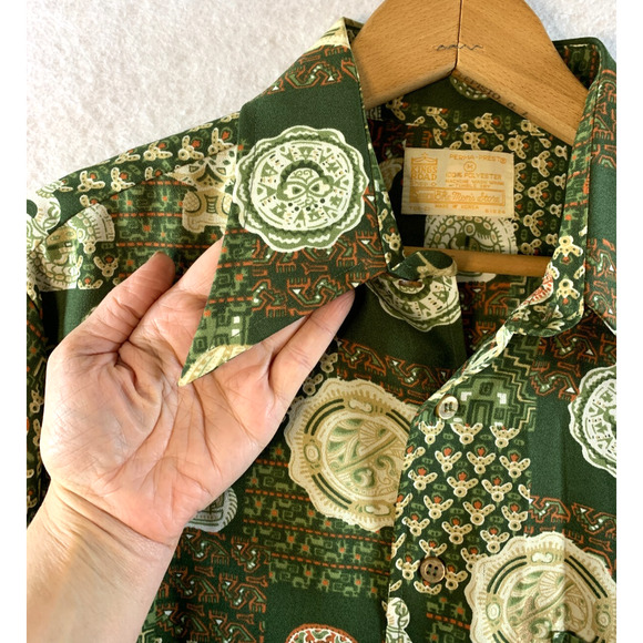 Vintage 70s Sears Mens Shirt Sz‎ M Tiki Print Art Deco Daggar Grunge Rockabilly - Picture 8 of 13